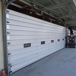 Industrial longspan door